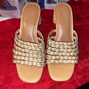 Universal thread heels women size 7